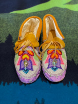 ladies 5 fully beaded moccasins