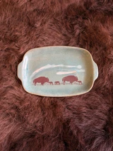 Serving plate with buffalo family (green)