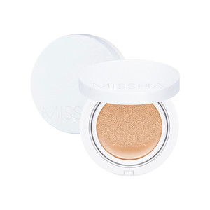 Missha Magic Cushion Moist Up No. 21 Light Beige for bright skin, Hydrating 3-in-1 Moisture Korean Cushion Foundation, Long-lasting, High Coverage, f