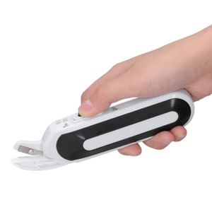 Cocoarm Compact Electric Scissors, Ambidextrous, White, Metal Blade, 2 Power Supply Modes, Ideal for Craftsmen, Sewing, Carpets, Leather, Rubber, Pap