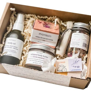 Self Care Gift Basket for Mom: New Mommy Care Package Pampering Gift Set with Bath Accessories and Natural Skincare Products. Our Spa Day Kit for Wom