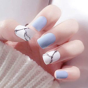 Dreamyn Square Matte Press on Nails Leopard Short Grain False Nails Glitter Acrylic Full Cover Fake Nails for Women and Girls 24pcs (Blue Matte)