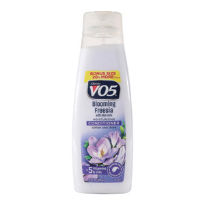 Alberto VO5 Blooming Freesia Revitalizing Conditioner - Hair Conditioner Formulated with Essential Vitamins and Oils - Fresh Floral Fragrance - 15 oz