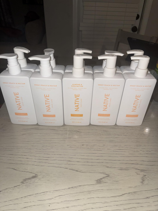 Native Moisturizing Shampoo Sweet Peach & Nectar 16.5 fl Oz.