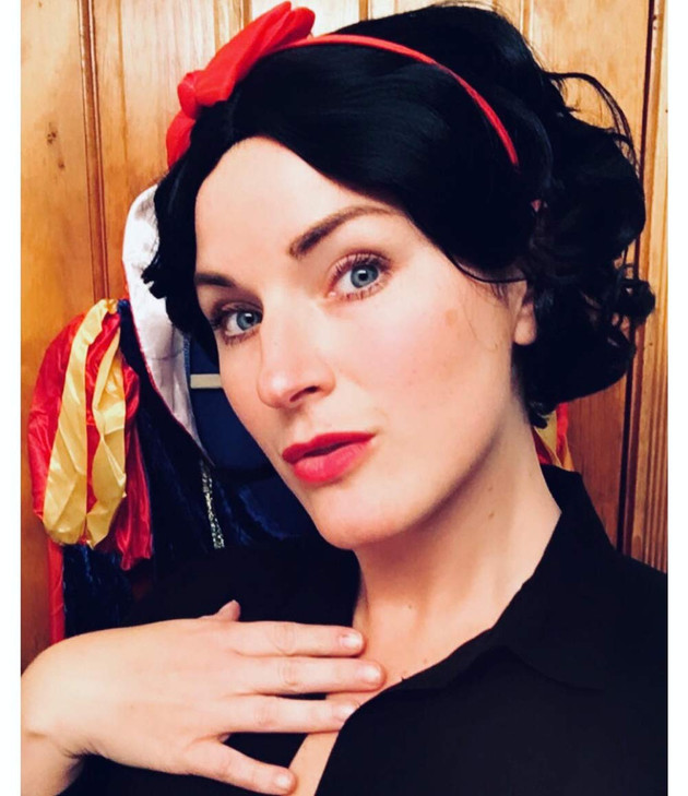 ANOGOL Hair Cap+Short Black Curly Wigs with Middle Part for Women Synthetic Wig Black Anime Wigs Princess Cosplay Wig for Halloween Party Christmas C