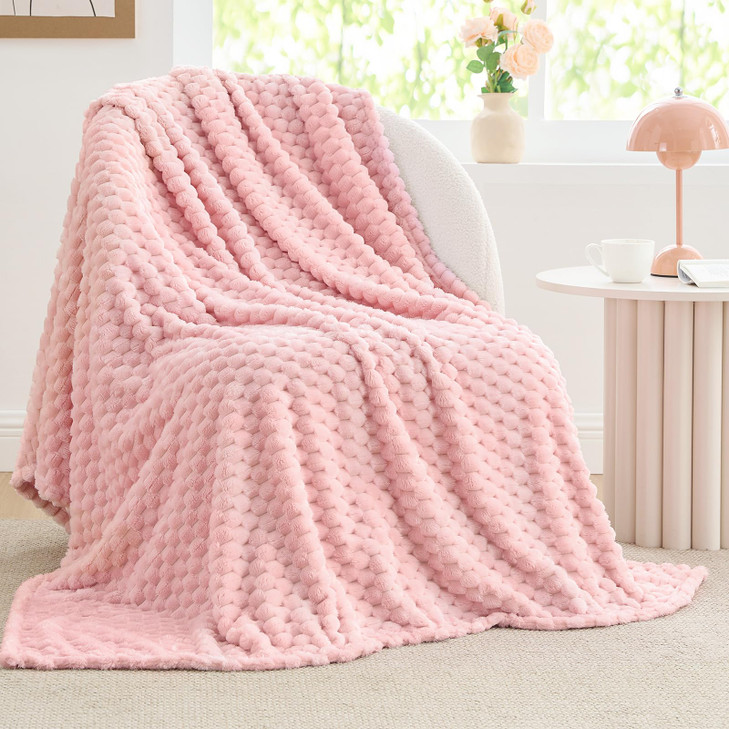 BEDELITE Valentine Day Fleece Decorative Blanket - 3D Jacquard Pink Throw Blankets for Women's Couch & Bed, Soft and Cozy Warm Plush Fluffy Blanket,