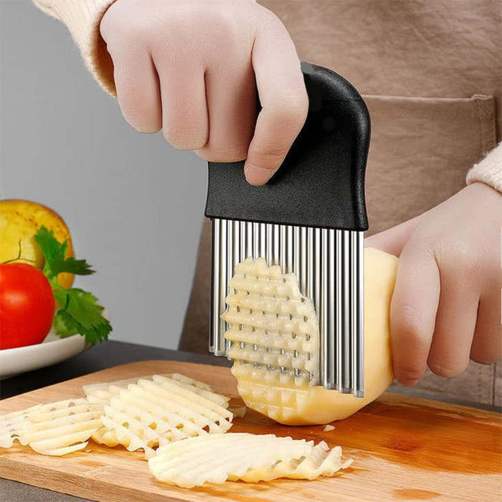 Large Crinkle Cutter - French Fry Slicer - Potato Knife Cutter Fruit Vegetable Wavy Chopper - Knife Stainless Steel Blade Cutting Tool (1 Pack)