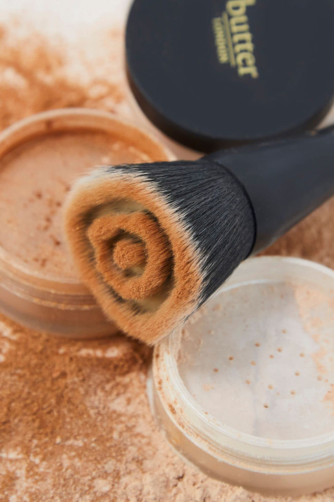 Butter London LumiMatte Finishing & Setting Powder Brush, 1 Count