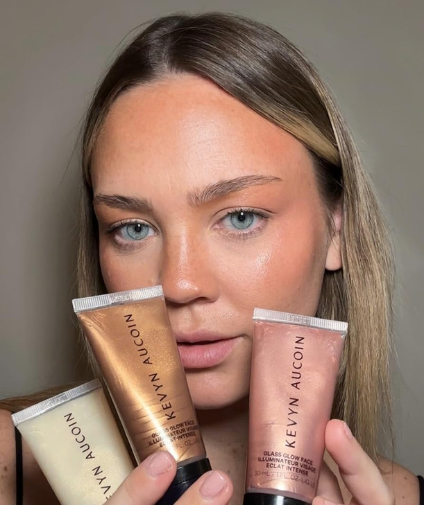 Kevyn Aucoin Glass Glow Face, Solar Quartz: Multi-purpose universal dewy highlighter for face and body. Creates glowing youthful-looking hydrated ski