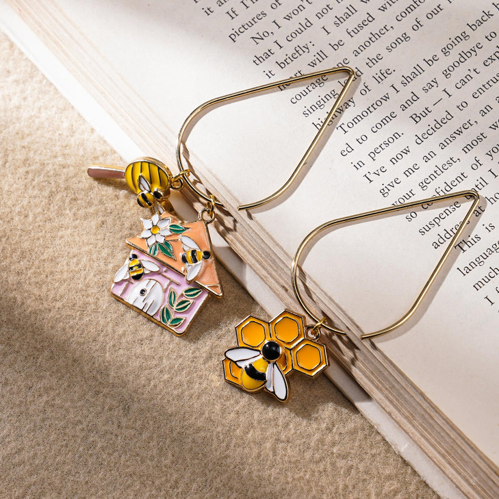 Berirexrion Bee Bookmark Teacher Gifts - 2 PCs Cute Paper Clips Bookmarks Appreciation Thank You Gift Teachers from Student Book Marks Women Men Grad
