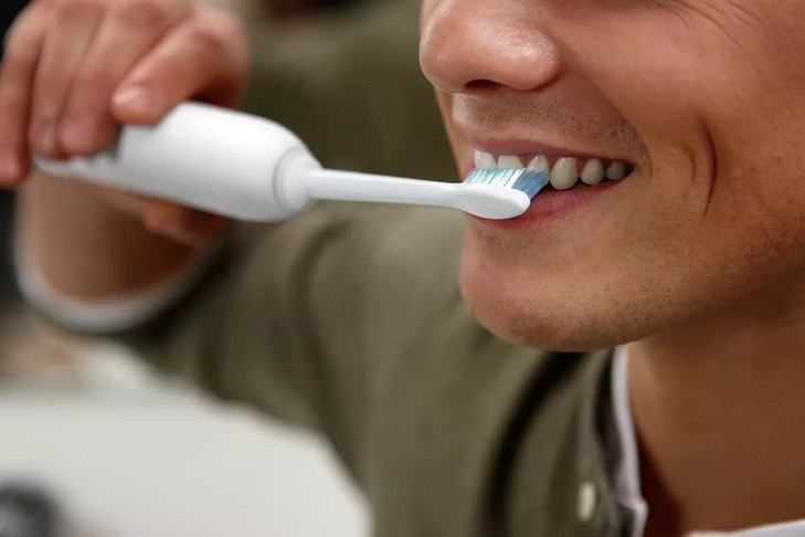 Philips Sonicare Dailyclean Rechargeable Electric Toothbrush, 2 Count