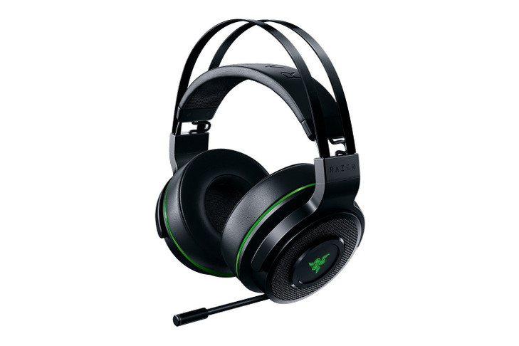 Razer Thresher for Xbox One: Windows Sonic Surround - Lag-Free Wireless Connection - Retractable Digital Microphone - Gaming Headset for PC, Xbox One