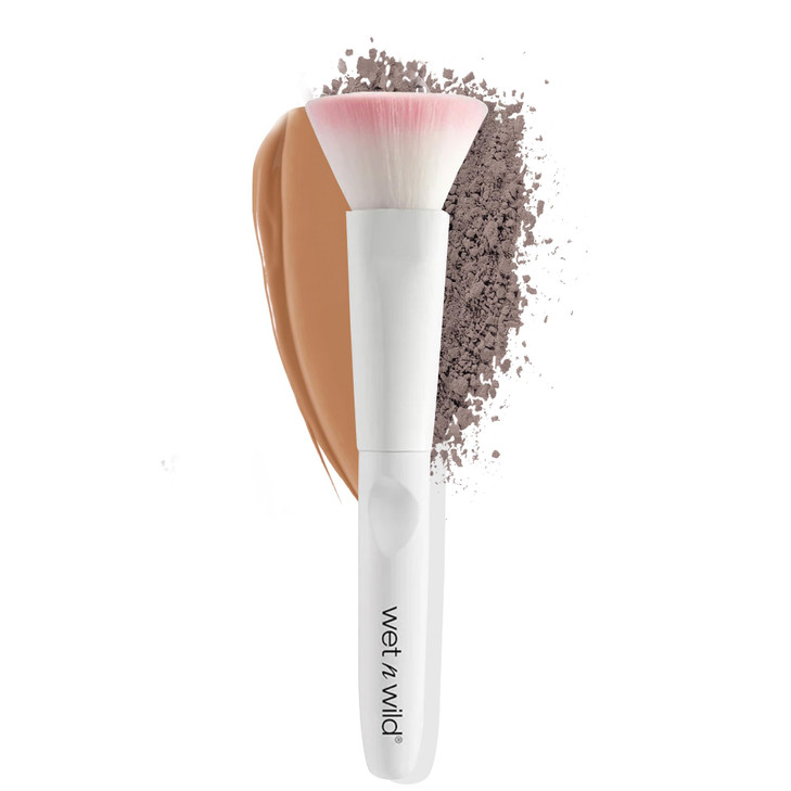 wet n wild Kabuki Brush, Flat Top for All Formulas, Densely-Packed Synthetic Bristles, Ergonomic Handle for Comfortable Control