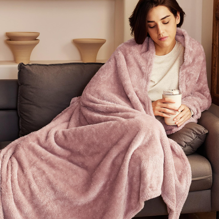 Exclusivo Mezcla Plush Fuzzy Fleece Throw Blanket Extra Large, Super Soft, Fluffy and Warm Blankets for Couch, Bed, All Season Use (50x70 Inches, Pin