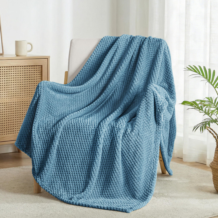 Exclusivo Mezcla Fleece Throw Blanket Extra Large, Super Soft and Warm Blankets for Couch, Sofa and Bed Waffle Textured, Cozy, Fuzzy and Lightweight