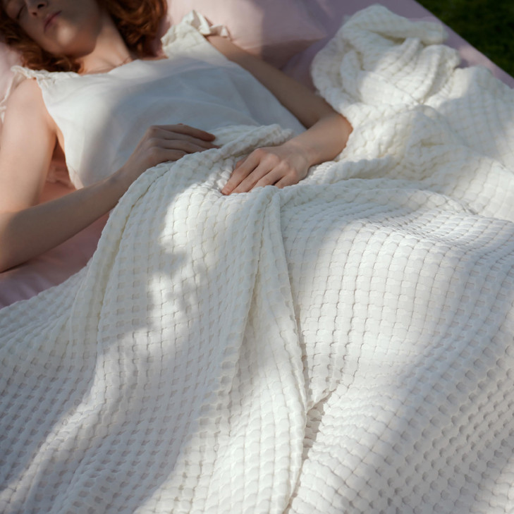 Bedsure Cooling Cotton Waffle Full Size Blanket - Lightweight Breathable Blanket of Rayon Derived from Bamboo for Hot Sleepers, Luxury Throws for Bed