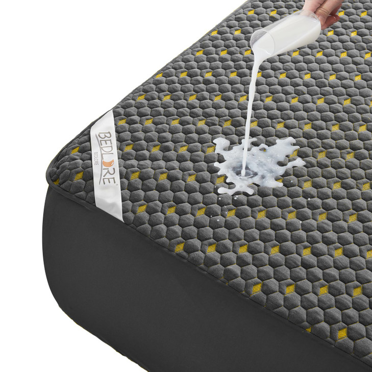 Waterproof Mattress Protector, Queen Size Mattress Pad Fitted 6"-18" Deep Pocket, 3D Air Fabric Breathable Bed Mattress Cover Noiseless Washable for