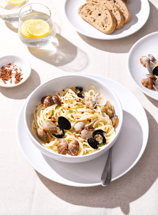 LE TAUCI Pasta Bowls 45 oz, Salad Bowls Set for Serving Soup, Pasta, Noodle, Dinner, Large Kitchen Bowl Plates, Microwave Safe - 8.5 Inch, Set of 4,