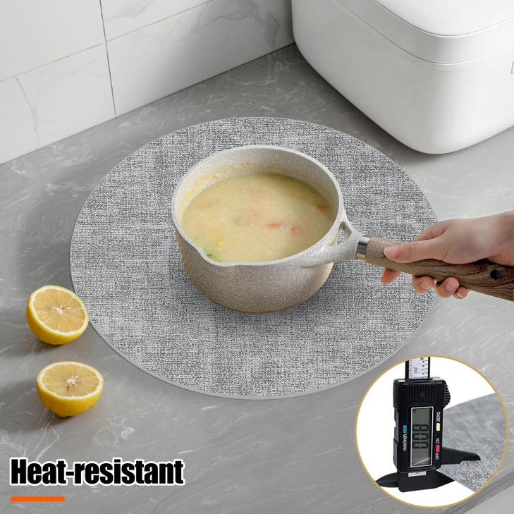 Homaxy Round Faux Leather Placemats and Coasters, Washable Dual-Side Table Mats, Wipeable Heat-Resistant Dining Place Mats for Outdoor and Indoor, Se