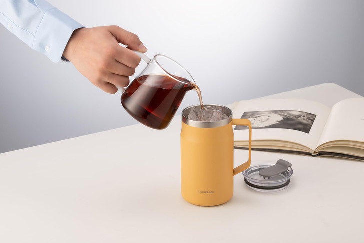 LocknLock Metro Mug Premium 18/8 Stainless Steel Double Wall Insulated with Handle Perfect for table with Lid, Yellow, 20 oz