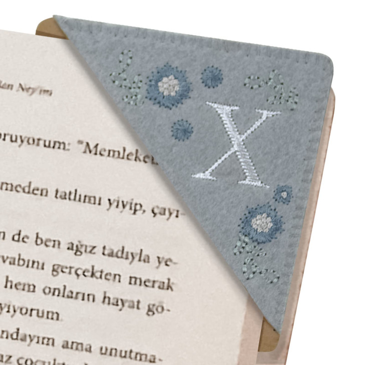 Zuihug Embroidered Corner Bookmark - DIY Custom Bookmarks with 26 Letters Felt Triangle Design - Embroidered and Handcrafted for Your Reading Pleasur