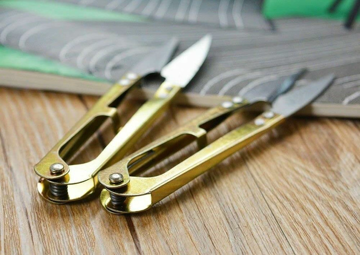 2pcs Silver Sewing Scissors Clippers, Premium Stainless Steel Embroidery Yarn Scissors Mini Thread Sewing Cutter, Yarn Fishing Mini Small Snips Trimm