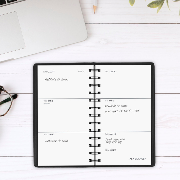 AT-A-GLANCE 2026 Planner, Weekly, 2-1/2" x 4-1/2", Pocket Size, Black (700350526)