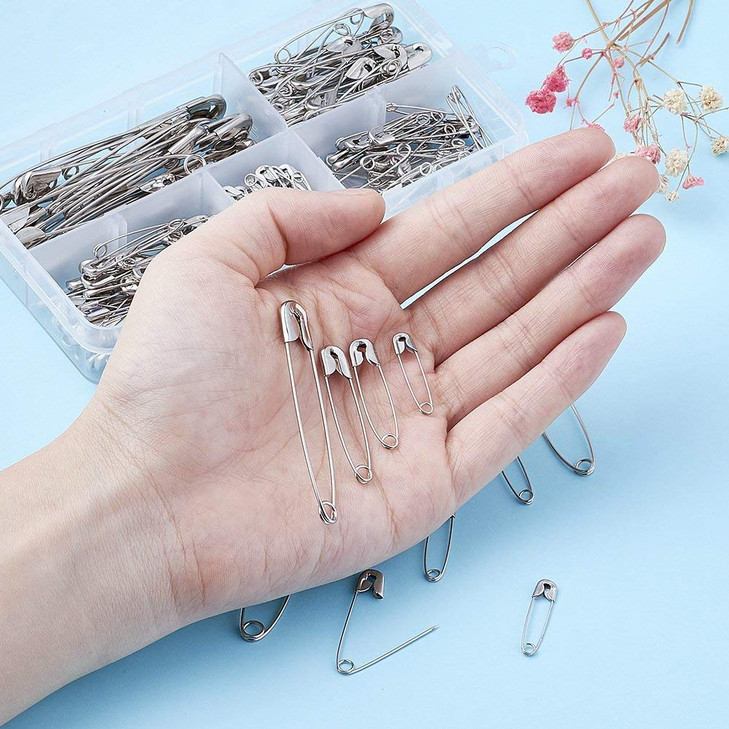 KISSITTY 1 Box 6-Size 22mm 28mm 32mm 38mm 45mm 55mm Safety Pins Sets Pack of 220-Count for Home Office Use Art Craft Sewing Jewelry Making