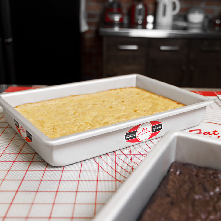Fat Daddio's POBCC-9133 Anodized Aluminum Sheet Cake Pan with Removable Bottom, 9 x 13 x 3 inch
