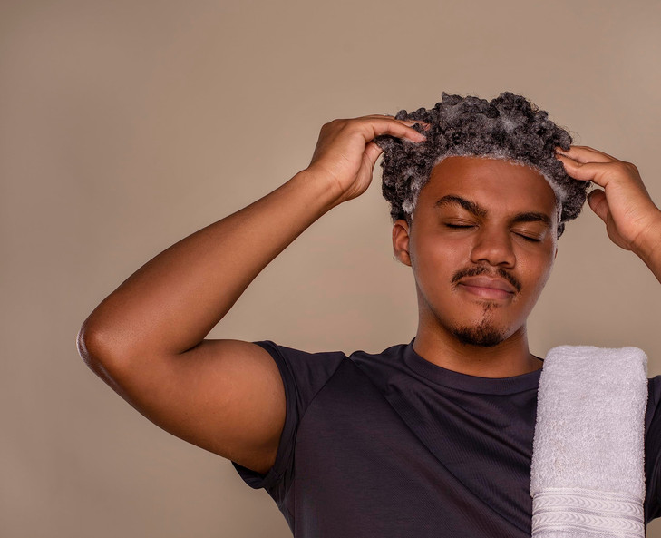 Scotch Porter Curls & Waves Shampoo for Men | Gentle Hydrating Wash Promotes Softness, Shine & Scalp Health | Free of Parabens, Sulfates & Silicones