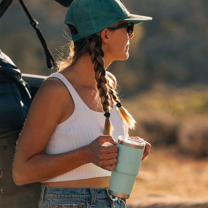 YETI Rambler 25 oz Tumbler with Handle and Straw Lid, Travel Mug Water Tumbler, Vacuum Insulated Cup with Handle, Stainless Steel, Wetlands Brown