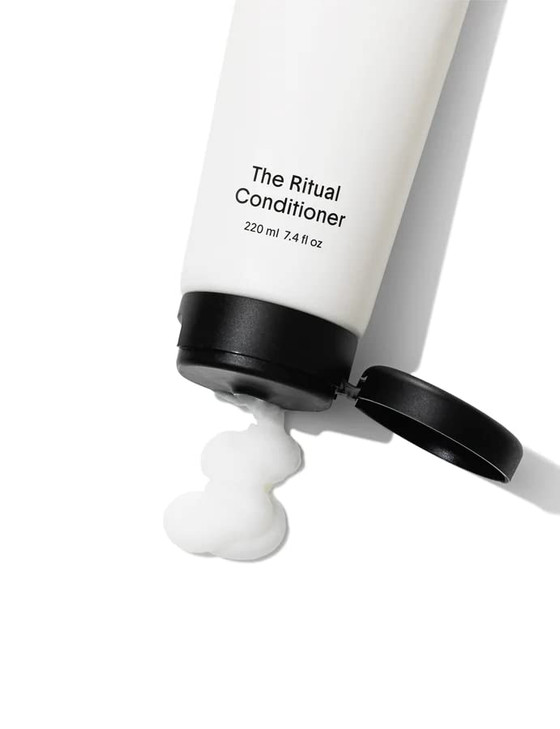 CROWN AFFAIR The Ritual Conditioner All Hair Types Textures and Lengths Deeply Moisturizes from Within to Strengthen Sof