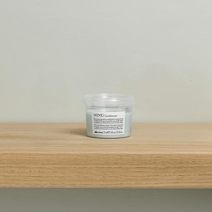 Davines MINU Conditioner Illuminating Protective ColorProtecting Formula for Colored Hair Gently Detangles Cosmetic Colo
