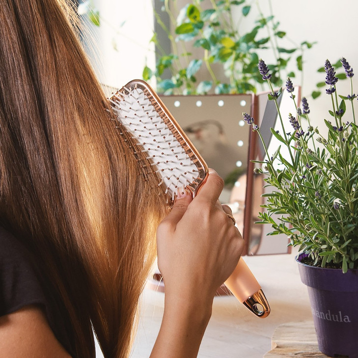 Navaris Paddle Brush Large Detangling Styling Hairbrush for All Hair Types with Conforming Comfort Gel Handle Metallic R
