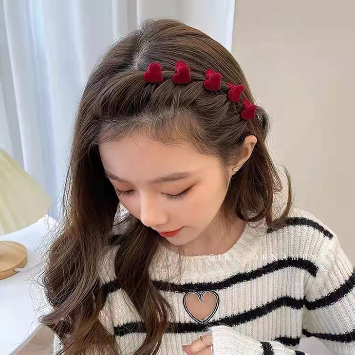 30 Pieces Lovely Heart Velvet Mini Hair Claw Clip Solid Color Small Hairpin for Women Ladies Girls Valentines Day Gift N