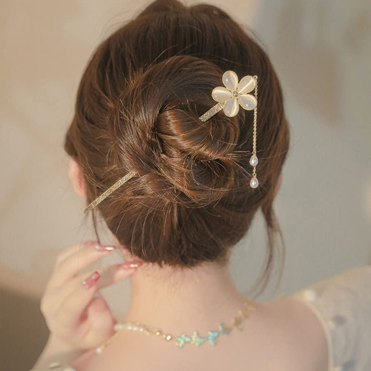 Chinese Metal Flower Pearl Chopsticks Hair Clip Chignon Pin Hair Decor Hairpin Hair Stick for Women and Girls White Flor