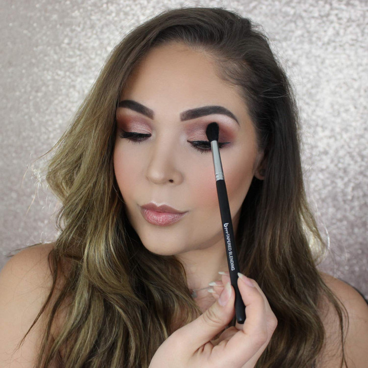 Tapered Blending Eyeshadow Makeup Brush Beauty Junkees Professional Eye Shadow Blender Make Up Brush with Soft Fluffy Na