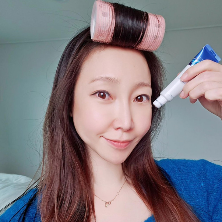 Farmstay Collagen Water Full Moist Rolling Eye Serum Under Eye Serum Reduces Wrinkles and Fine Lines Skincare Product wi