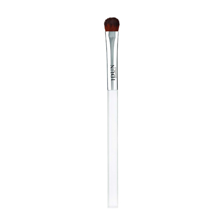 IDUN Minerals Precision Eyeshadow Brush Small Tapered Bristles Lined In A Rounded Shape Precisely Lays Color With Impecc