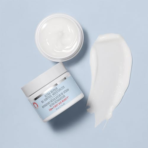 First Aid Beauty Ultra Repair OilControl Moisturizer Weightless Hydrating Mattifying Cream Helps Minimize Pores for All