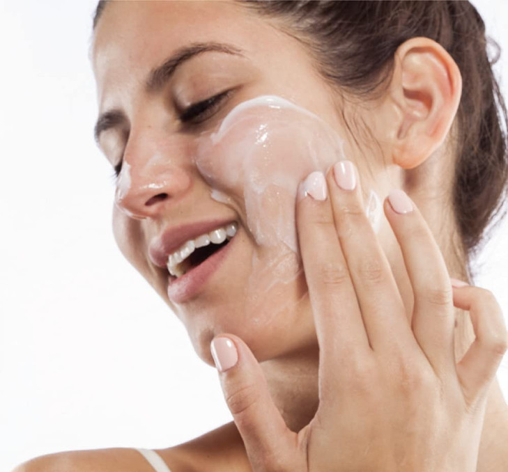 FarmHouse Fresh Mighty Brighty Vitamin C Chamomile Brightening Mask 32 oz