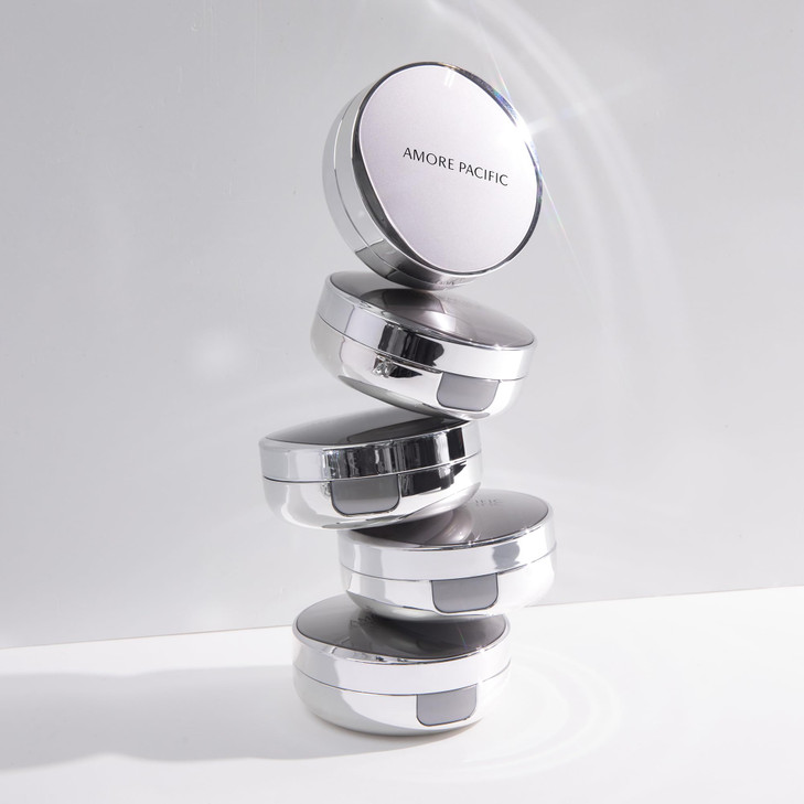AMOREPACIFIC Color Control Cushion Compact Broad Spectrum SPF 50 204 LightMedium Yellow 105 Ounce Pack of 1