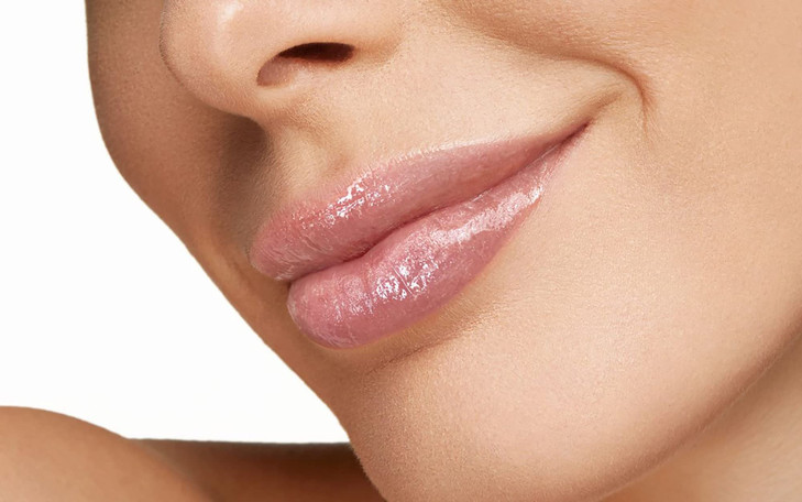 Pupa Milano Miss Pupa Gloss Lip Gloss Ultra Shiny Gloss Delivers Immediate Volume Effect Soft Gel Texture Glides Smoothl