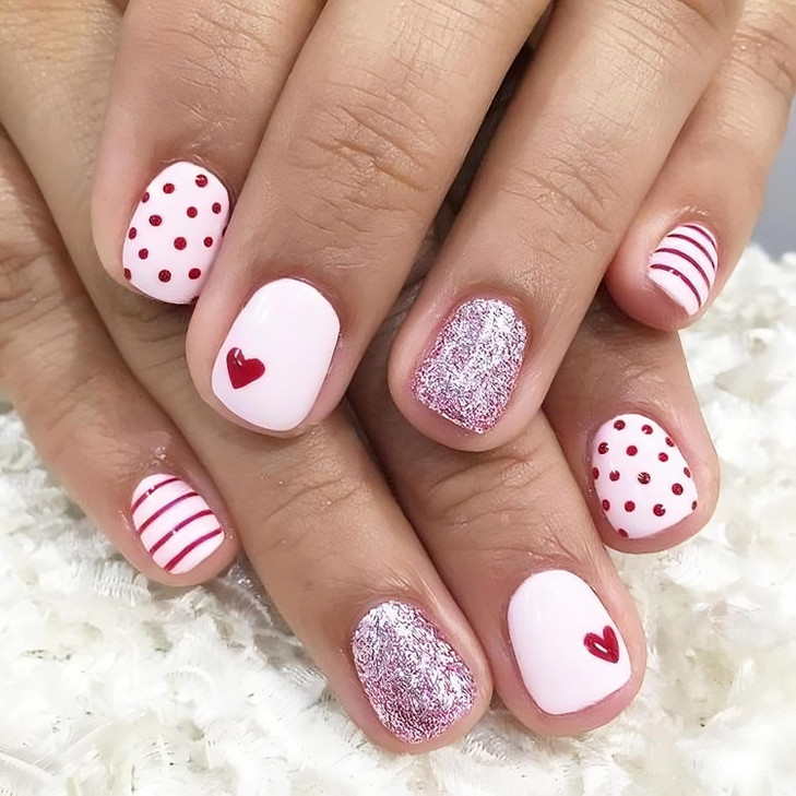 Heart Press on Nails Short Square Fake Nails Petite Pink Valentines Acrylic Nail with Glitter Designs Valentines Day Fal