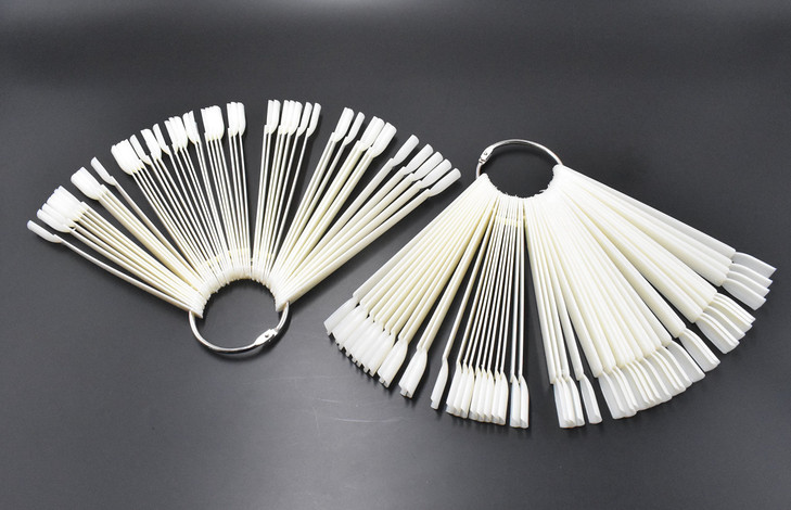 2 Sets 100 Tips Fan Shape White Plastic Nail Art Tips Display Polish Board Display Practice Sticks with Metal Split Ring