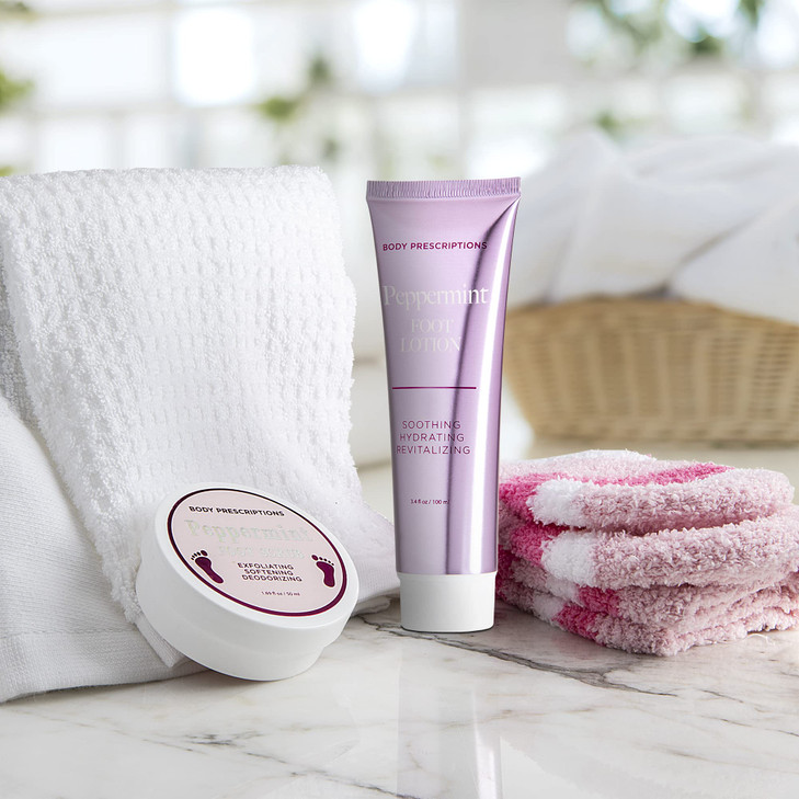 Live Green Bath and Body Present Set Foot Spa Set with Fuzzy Socks Lotion and Scrub Peppermint