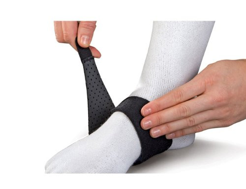 MUELLER Sports Medicine Arch Support Foot Pain Relief Support for Men and Women Ideal for Plantar Fasciitis Flat Feet Fa