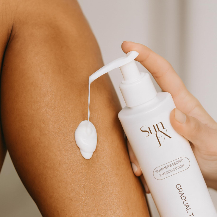 SunFX Gradual Tan Body Lotion Self Tanner Hydrating Tan Extender Moisturizer No Odor Build your Glow from Sunkissed to D