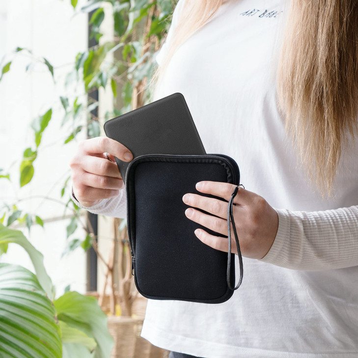 kwmobile Neoprene eReader Pouch Size 687 eReader Universal eBook Sleeve Case with Zipper Black