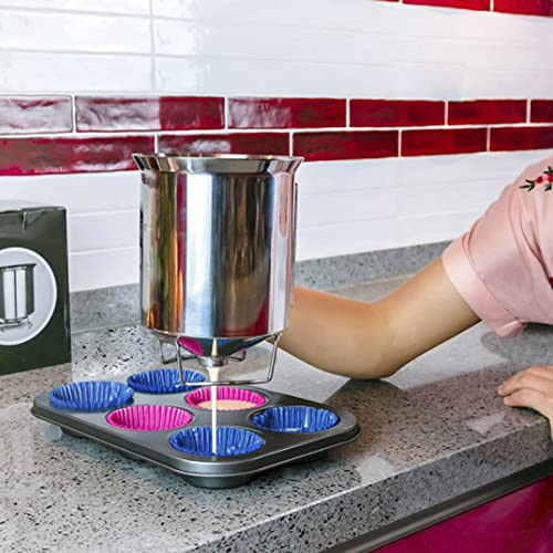 1000ml Stainless Steel Pancake Batter Dispenser Handheld Pancake Batter Pourer with Spout Squeeze Handle for Cupcakes Be